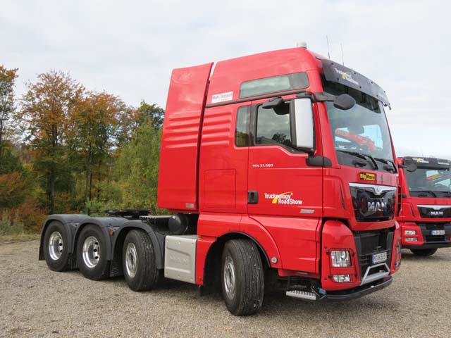 La gran tractora MAN TGX 8x4 para 250 toneladas ahora también está disponible con 640 CV.
